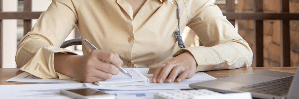 登録販売者試験の勉強方法と費用を比較